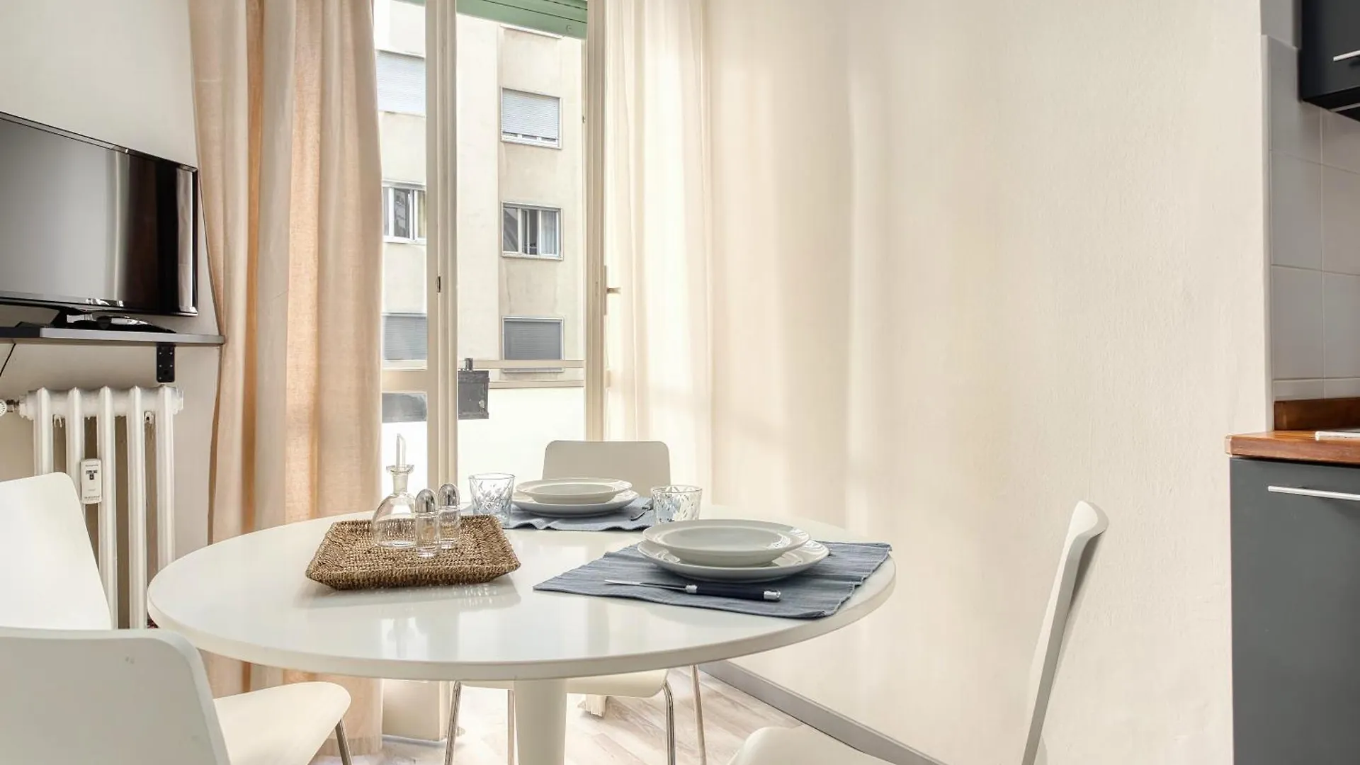 Elegant One-Bedroom Apartment In Porta Romana Milan