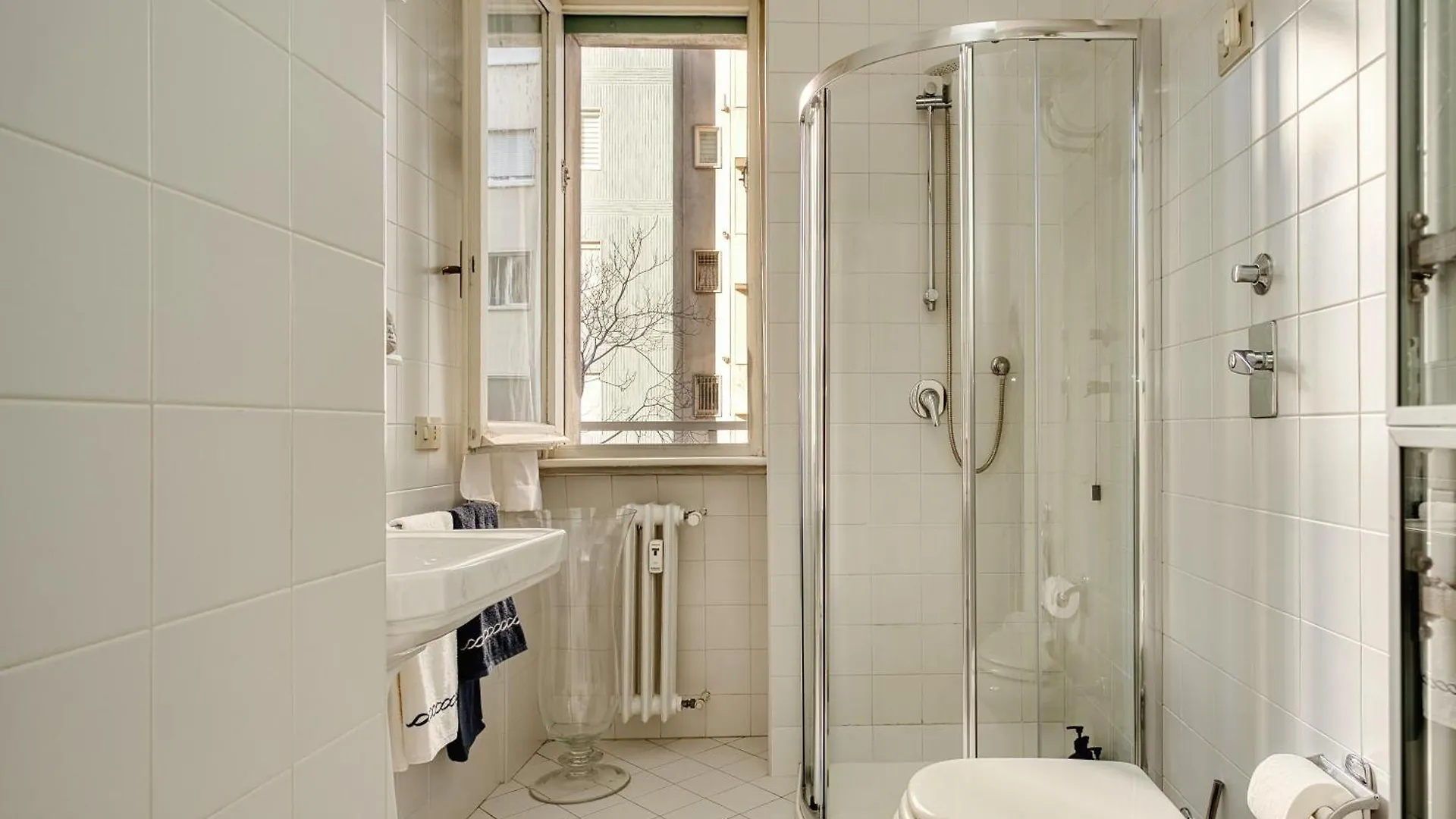 Elegant One-Bedroom Apartment In Porta Romana Milan 0*,  Italie