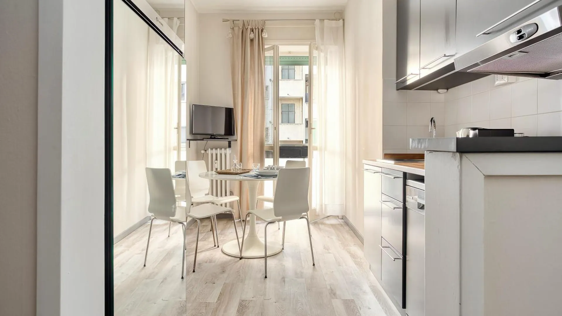 Elegant One-Bedroom Apartment In Porta Romana Milan